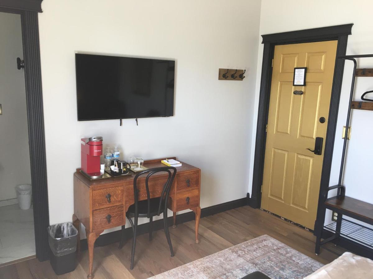 Hotel Stevenson Bagian luar foto